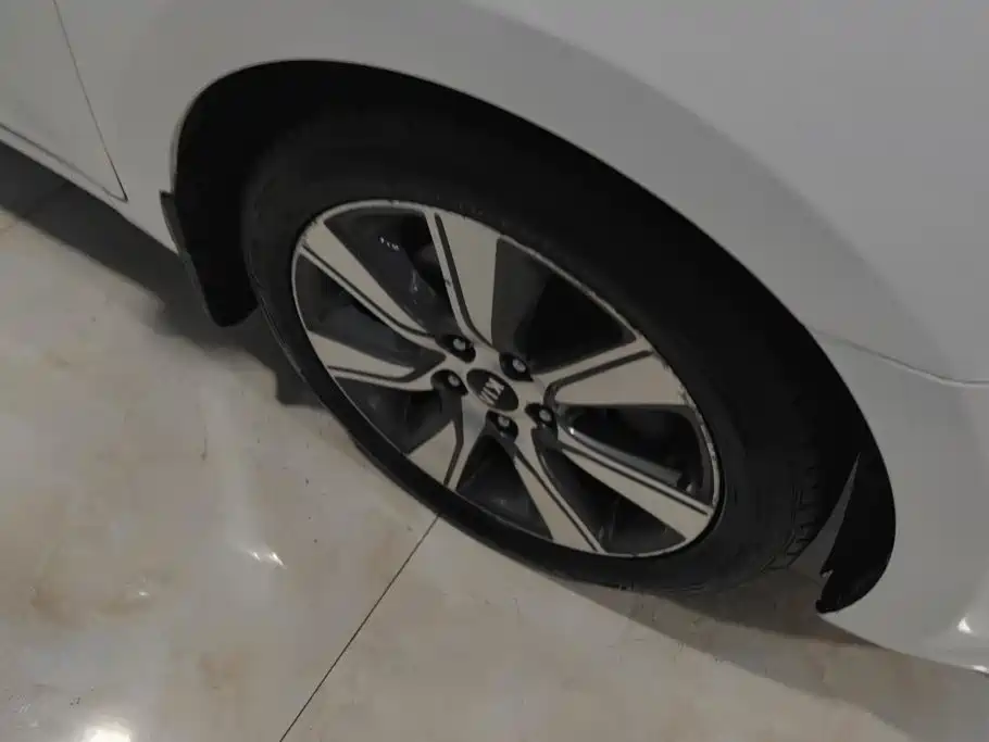 Фото 6 - Kia K4