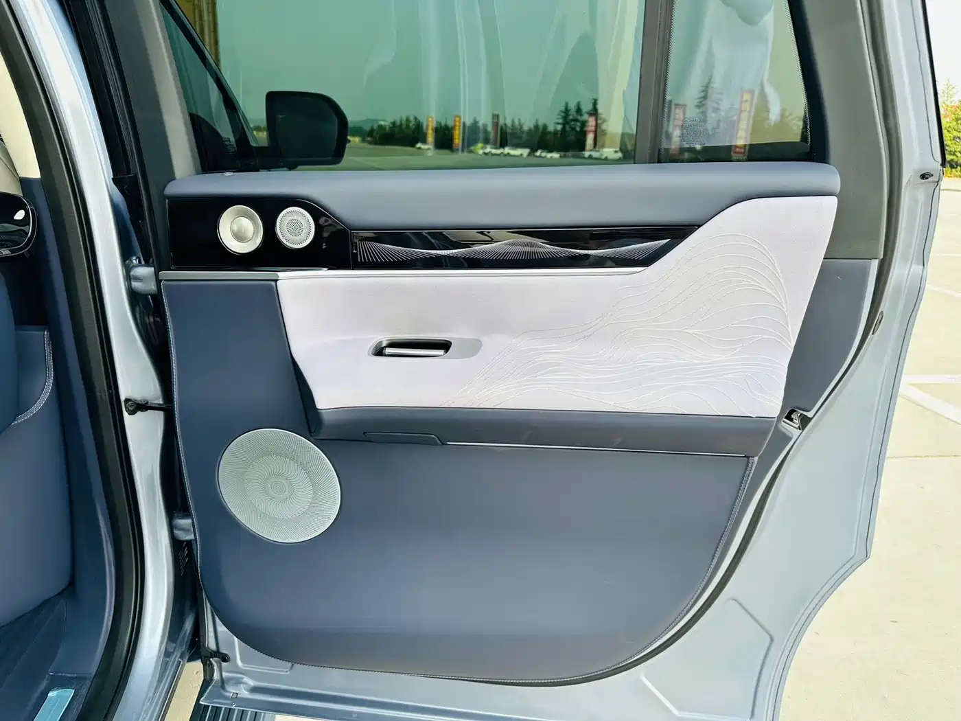 LINCOLN NAVIGATOR ONE