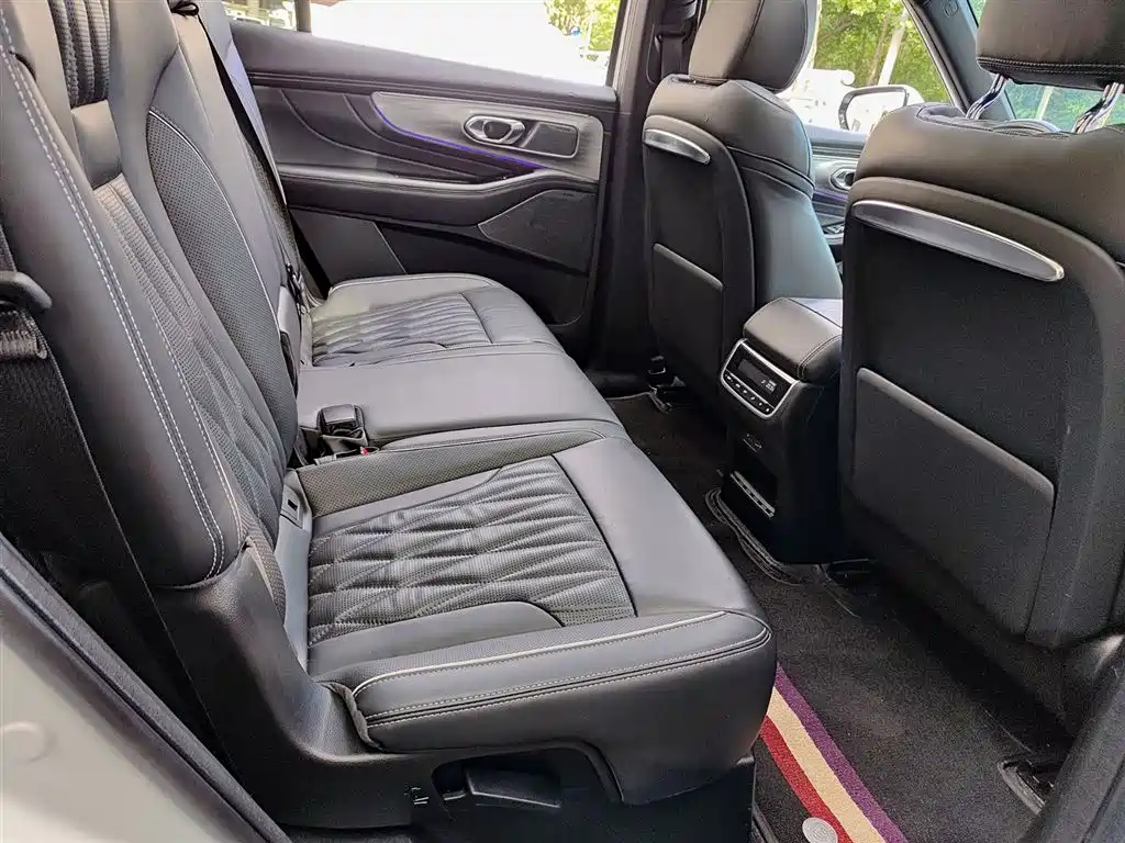 GAC Trumpchi Trumpchi GS8 2024 2022 Pilot Series 2.0TGDI 2WD Premium Edition (7-Seater)