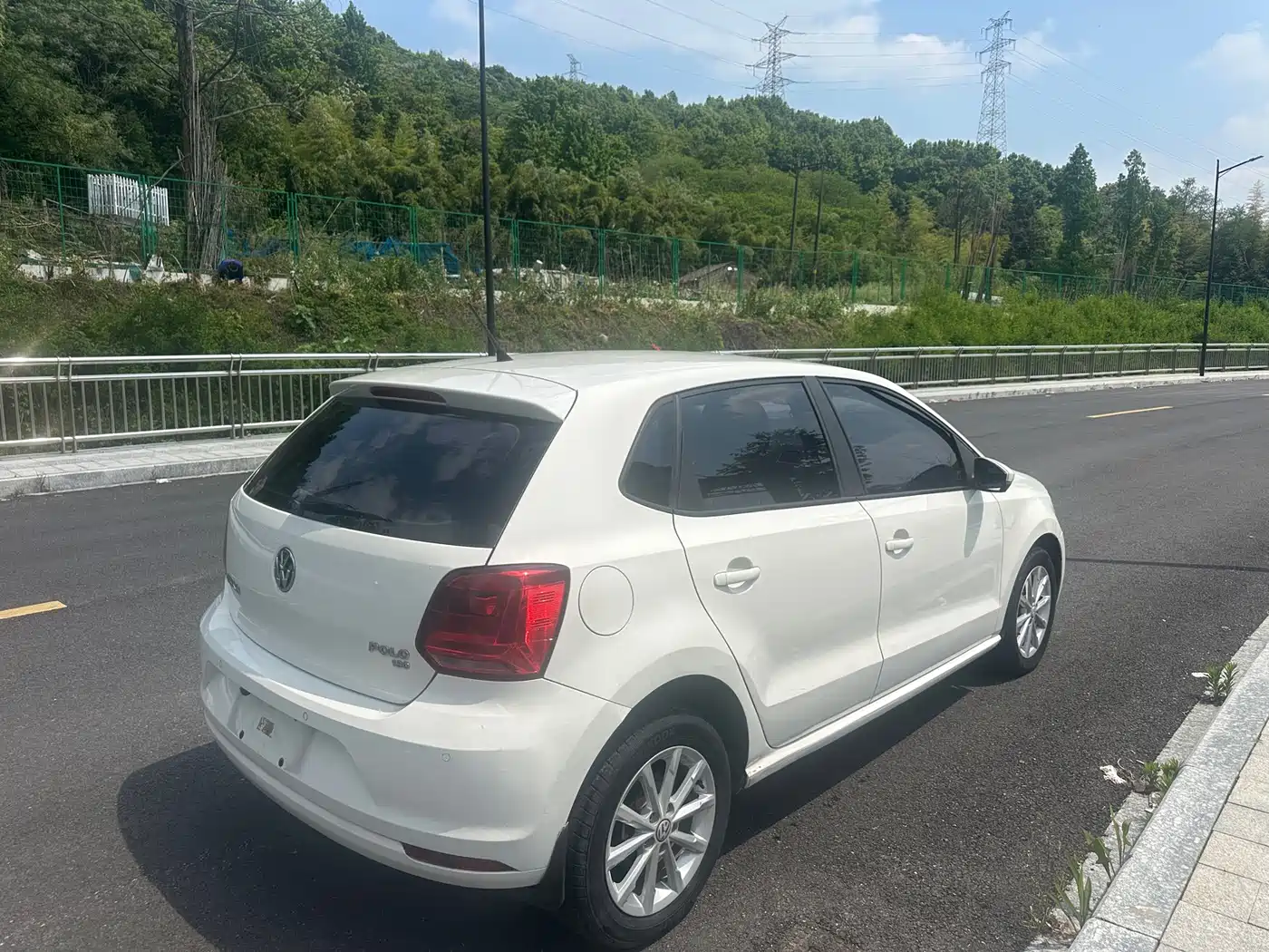 Volkswagen Polo 2016 1.6L Automatic Comfort фото 6