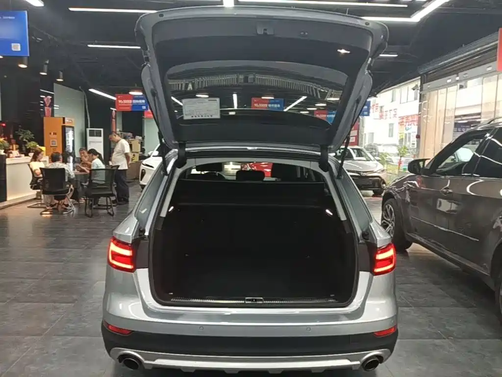 Audi A4 (Import) 2019 2019 45 TFSI allroad quattro Fashion