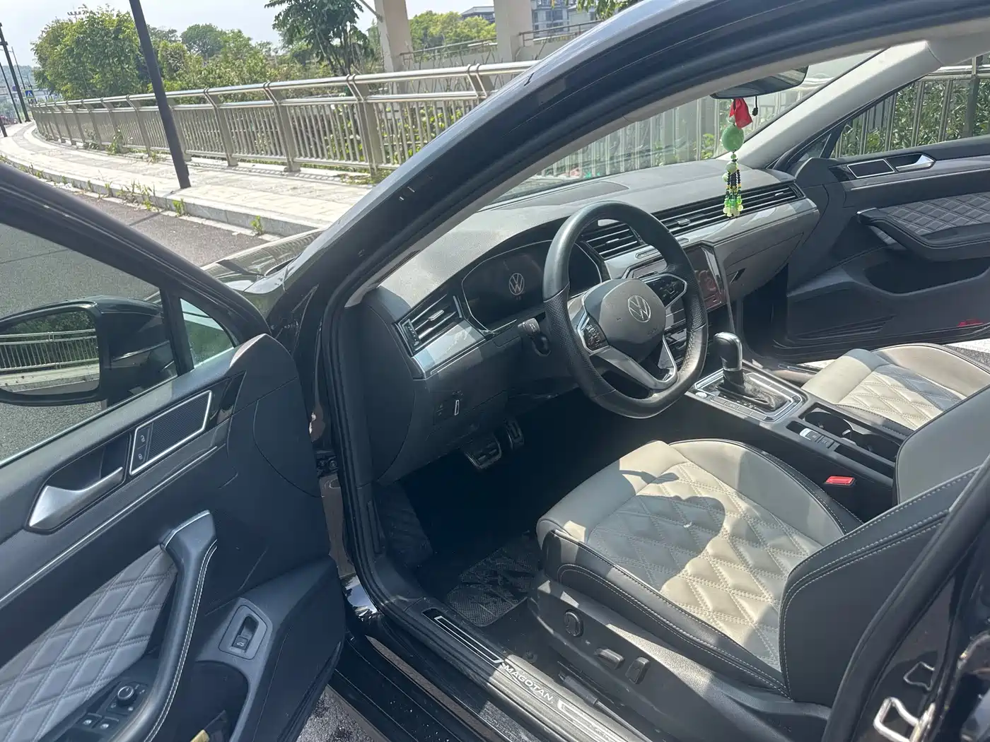 Volkswagen Magotan 2023 2 Million Units Anniversary Edition 330TSI DSG Leading Type фото 7