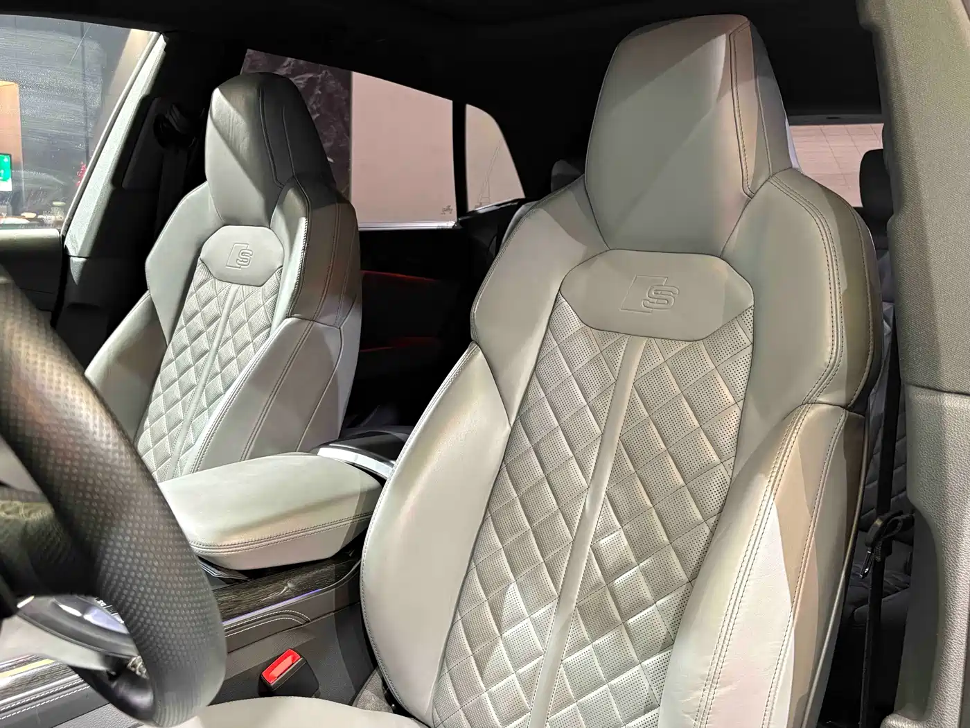 Audi Q8 2021 Model 55 TFSI Exclusive Dynamic фото 10
