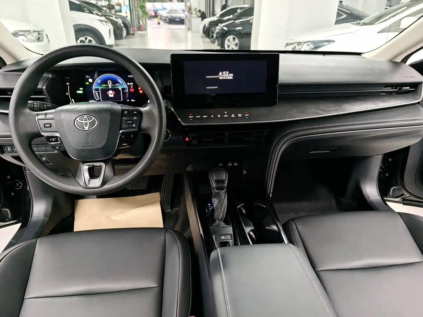 Toyota Camry 2024 Hybrid 2.0HE Elite Edition фото 7