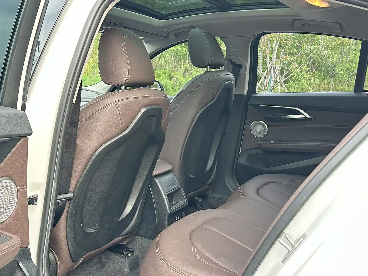 BMW 1 Series 2023 120i M Sport Shadow Edition фото 5