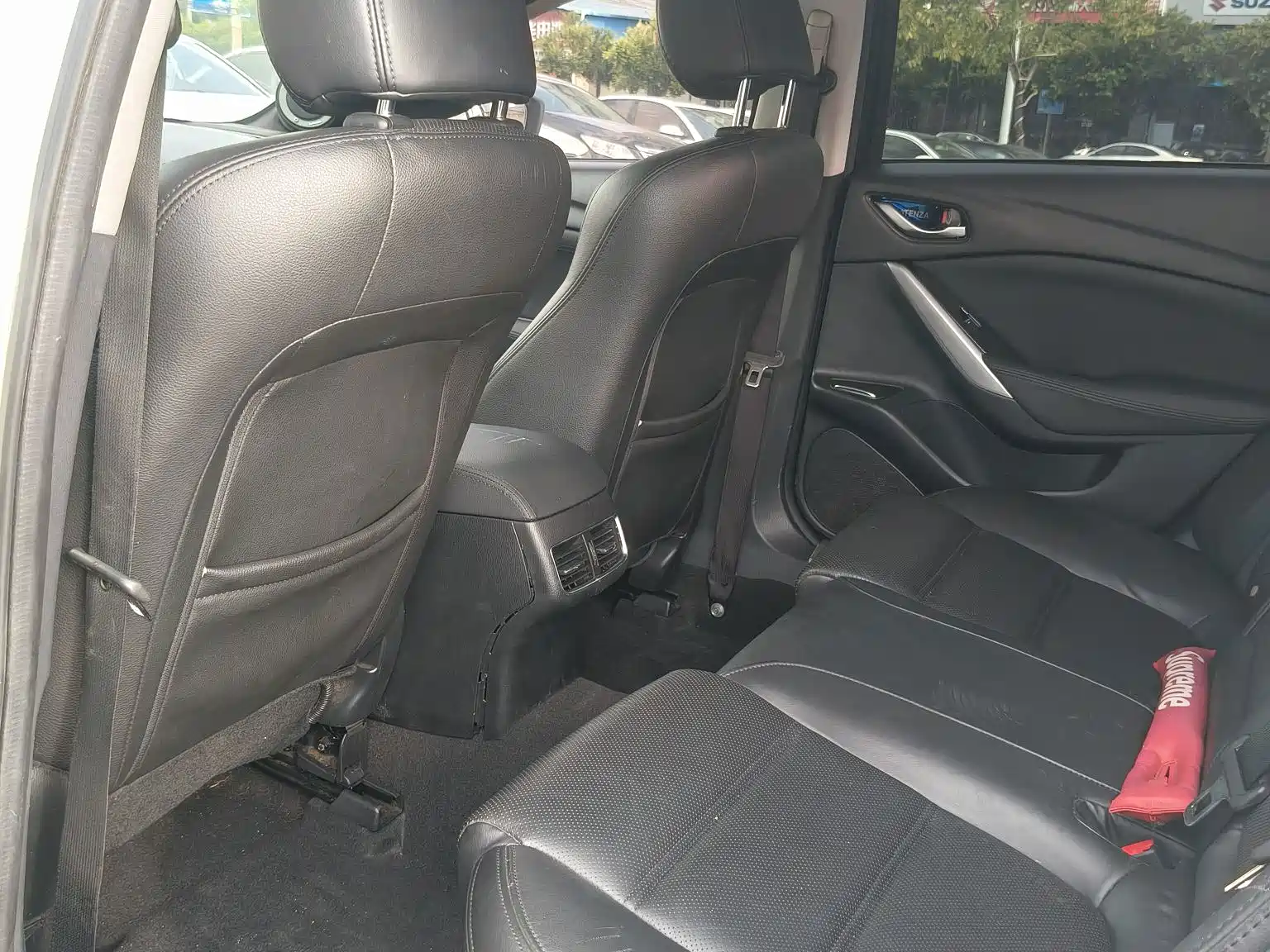 Photo 8 - Mazda Atenza