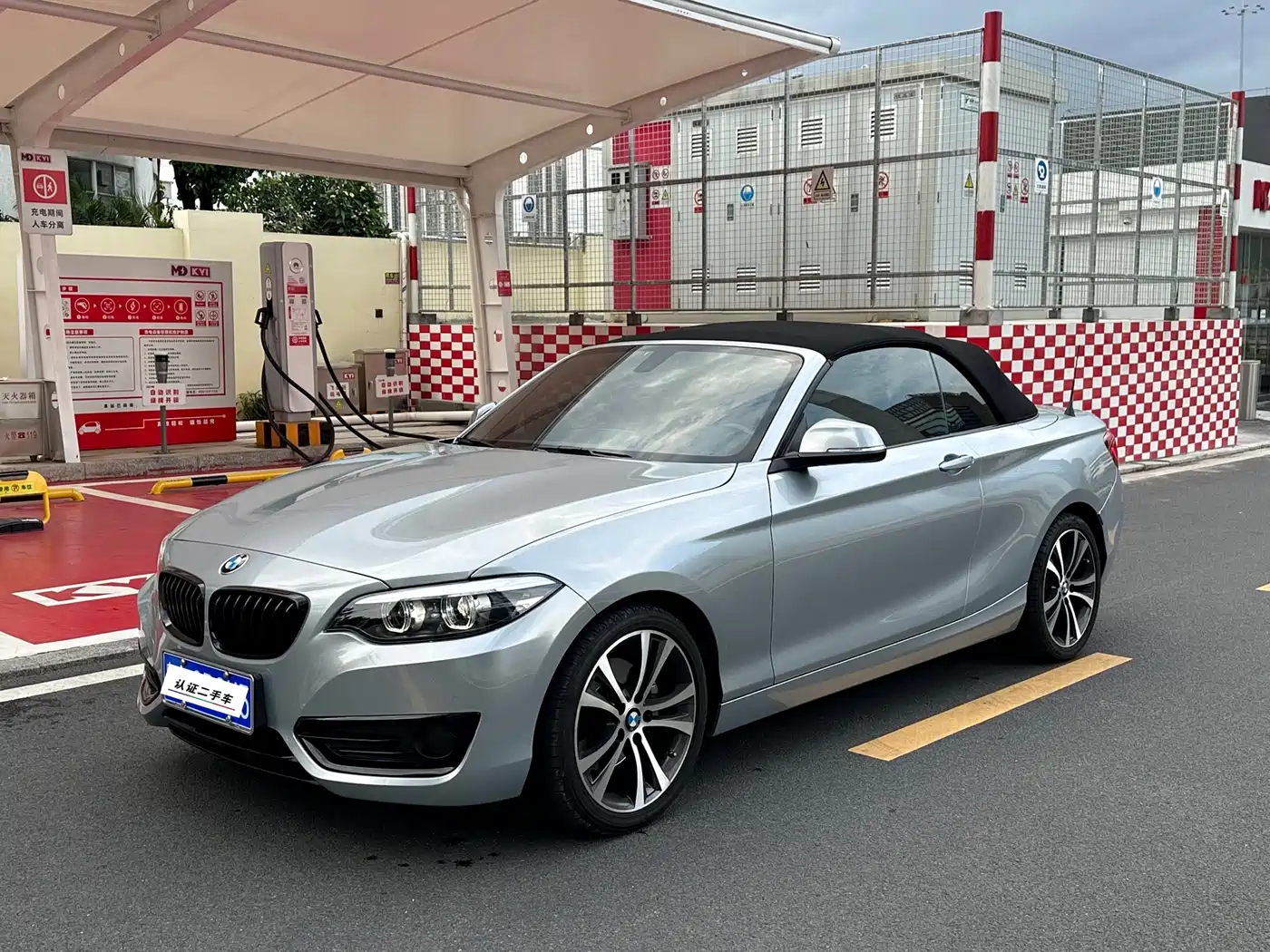BMW 2 Series (Import) 2019 225i Convertible Coupe Sport Design Package фото 4