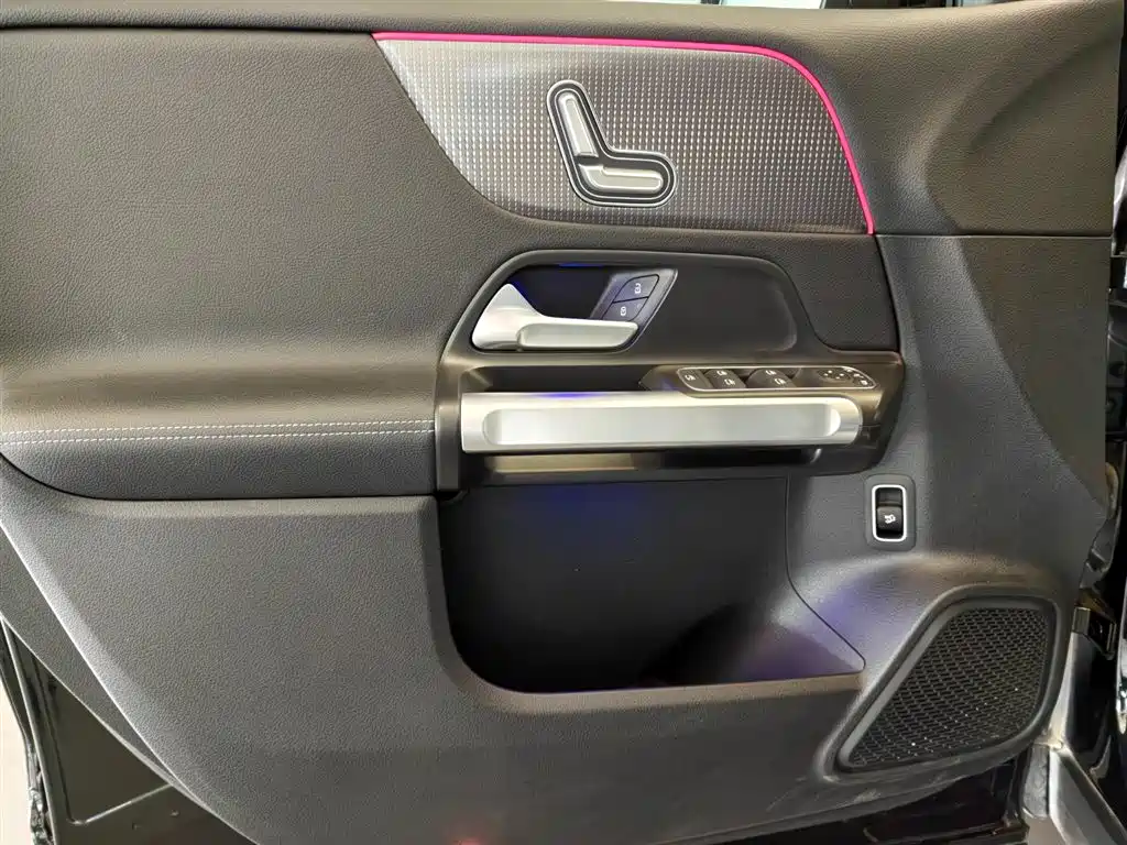 Mercedes-Benz GLB 2023 GLB 220 Dynamic фото 9