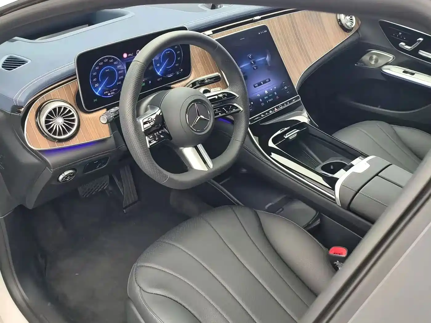 Mercedes-Benz EQE 2025 2025 Model 500 4MATIC Luxury Edition