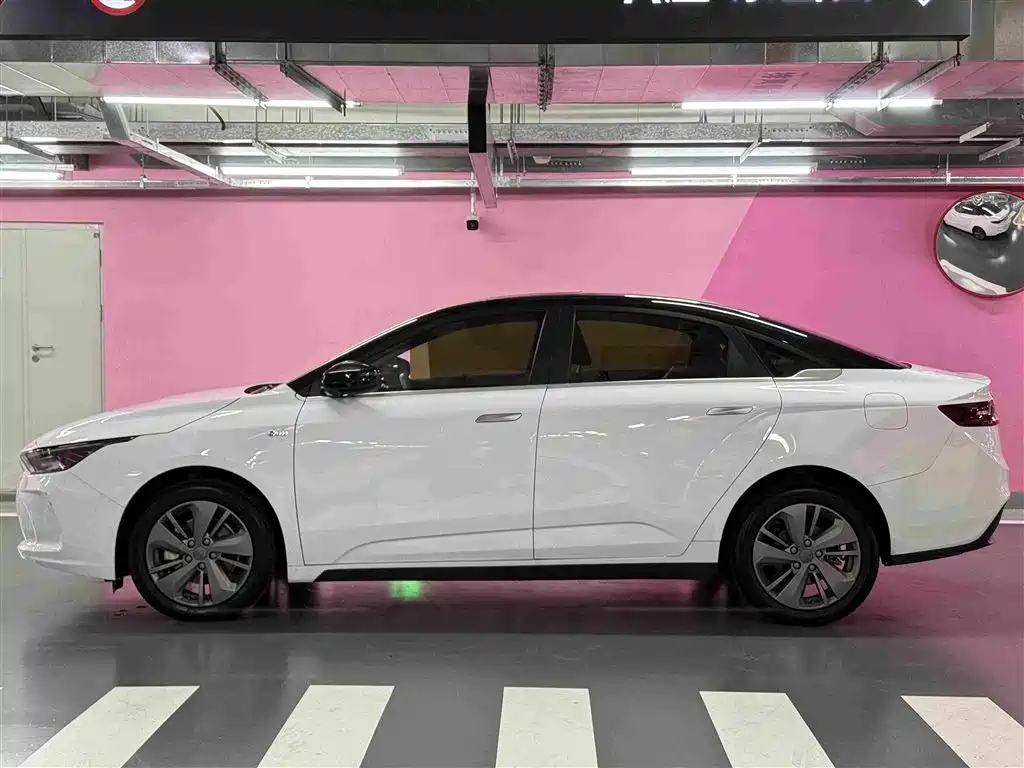 Фото 3 - Geely Geometry A