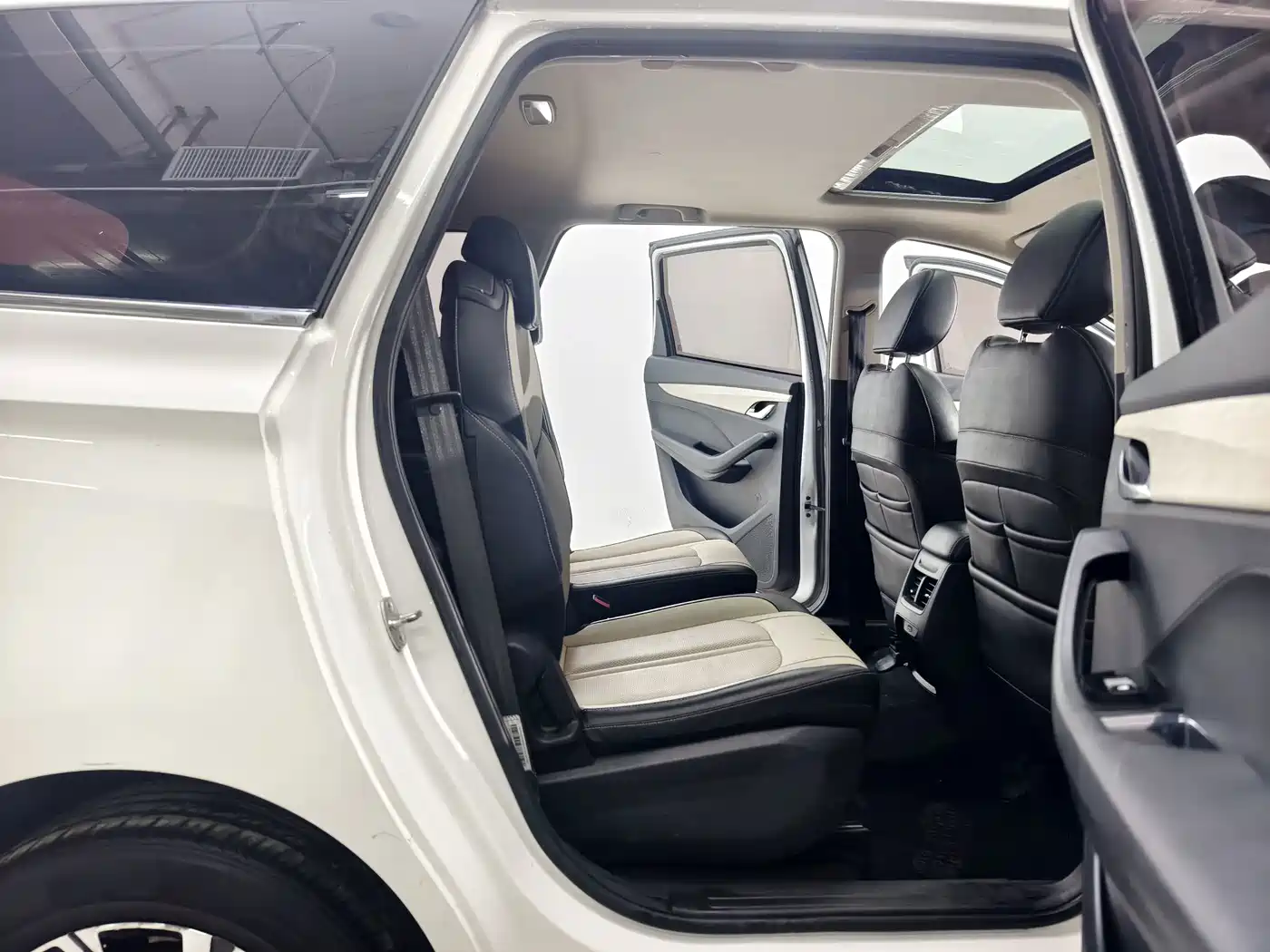 Baojun 360 2018 2018 1.5L Automatic Luxury (China V)