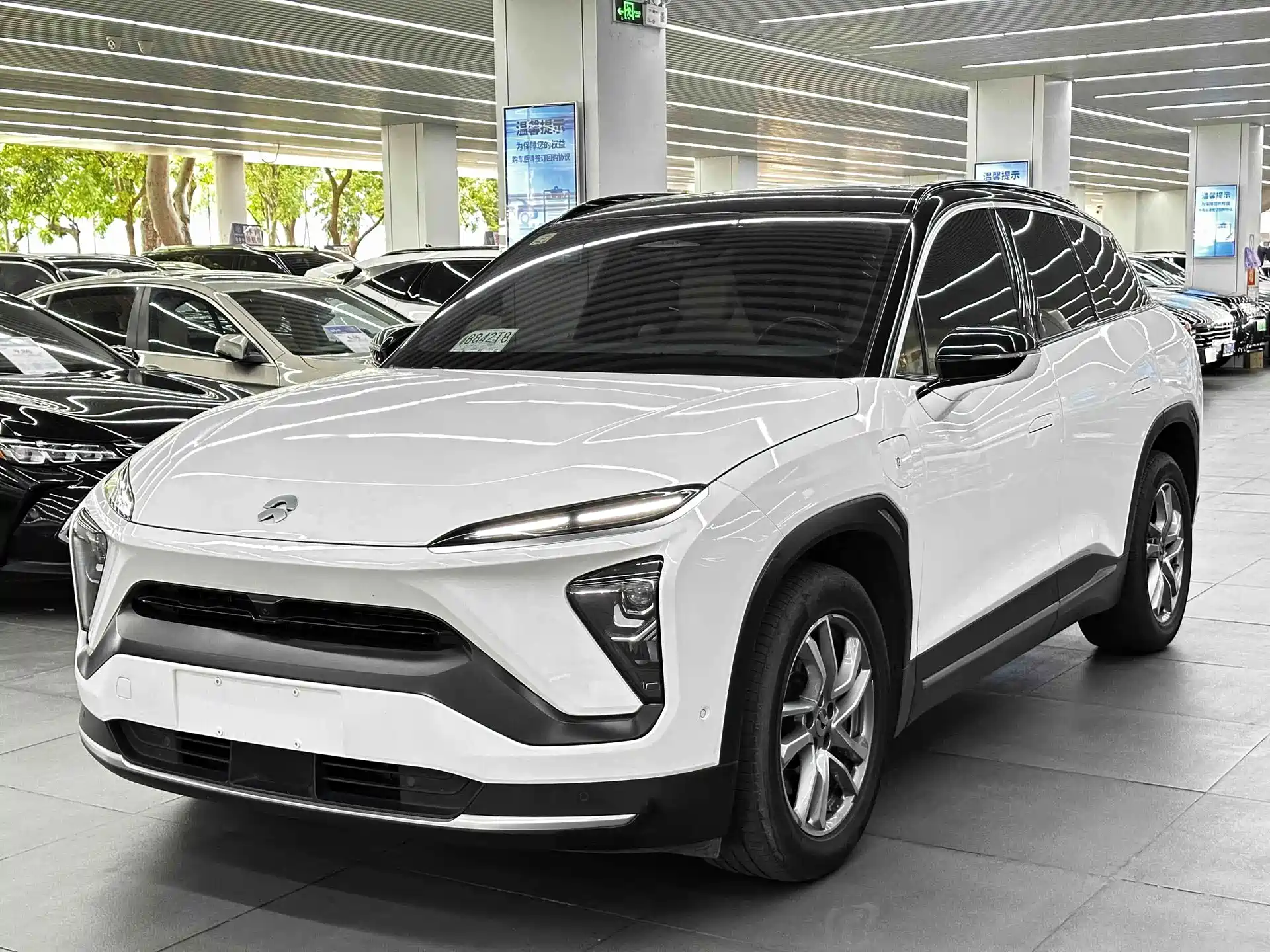 Фото 1 - NIO ES6