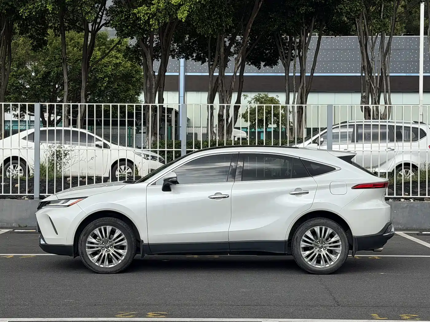 Toyota Lingfang HARRIER 2023 2023 2.0L CVT 2WD Premium Edition