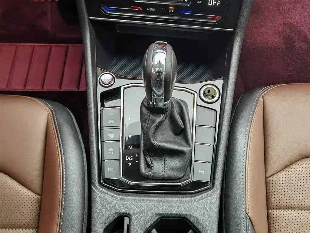 Volkswagen Lavida 2021 280TSI DSG Luxury Edition фото 13