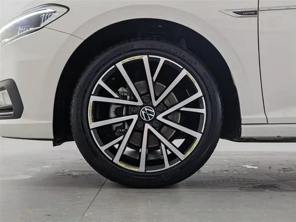 Volkswagen Lavida 2021 280TSI DSG Luxury Edition фото 17