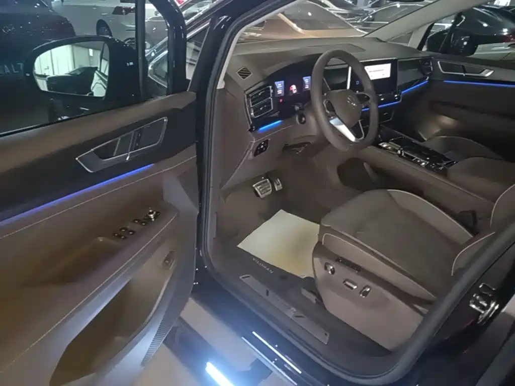 Volkswagen Viloran 2025 2024 380TSI Executive Edition