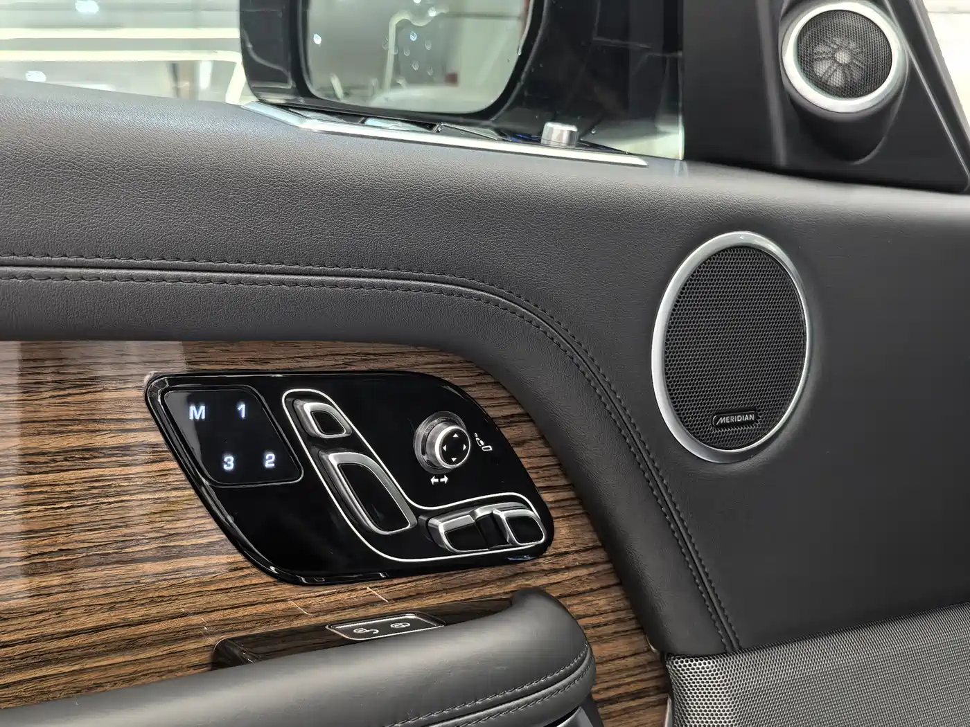 Land Rover Range Rover 2019 3.0 SC V6 Heritage Extended Edition фото 10