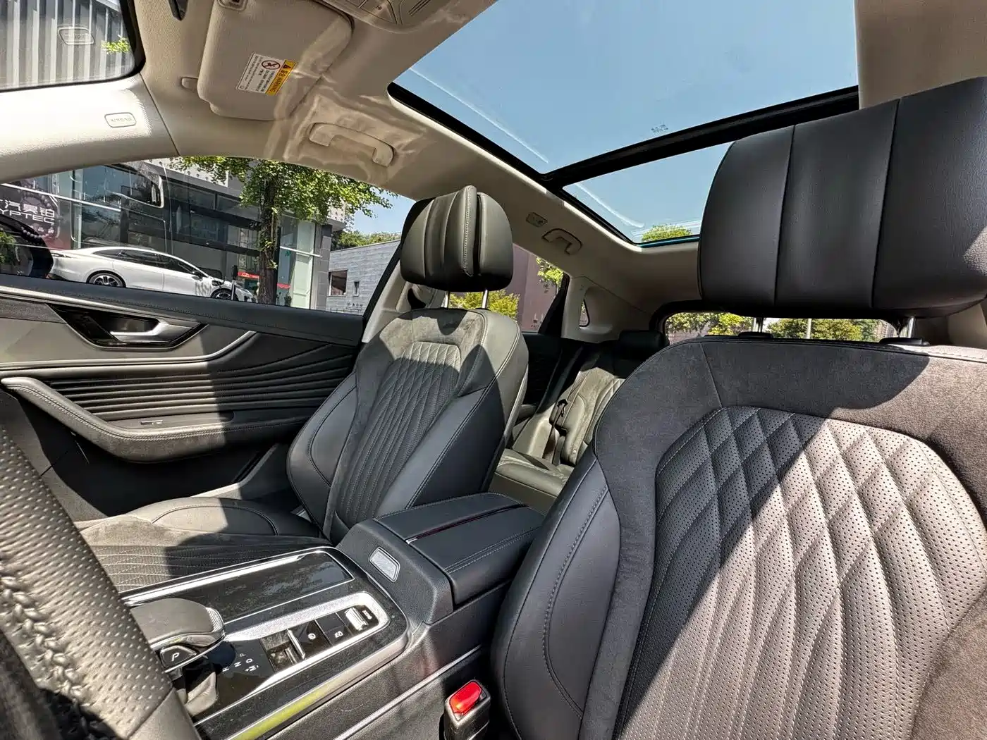 Hongqi HS5 2023 2.0T AWD Flag Enjoy Pro Edition фото 7