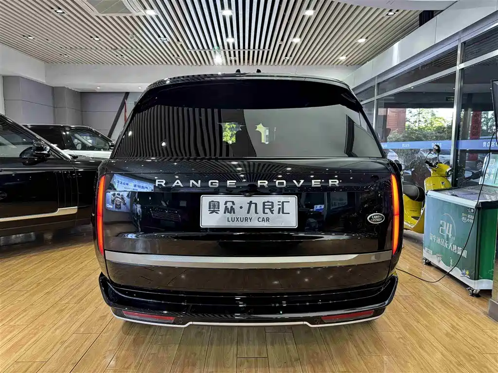 Land Rover Range Rover 2023 Facelift 3.0 L6 400PS Prosperity Extended Version фото 11
