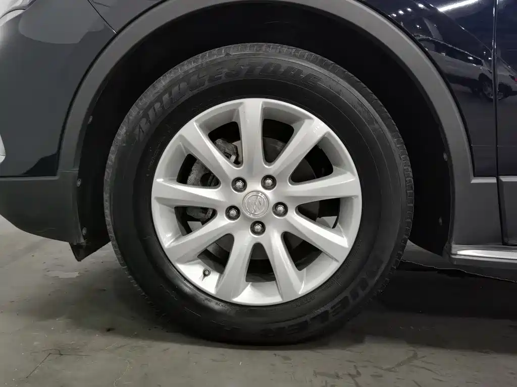 Photo 17 - Buick Envision Plus