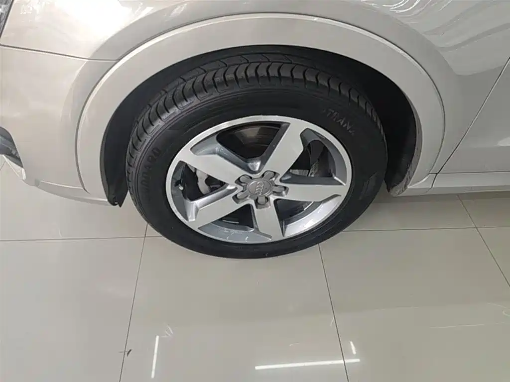 Audi Q3 2013 35 TFSI Progressive фото 25
