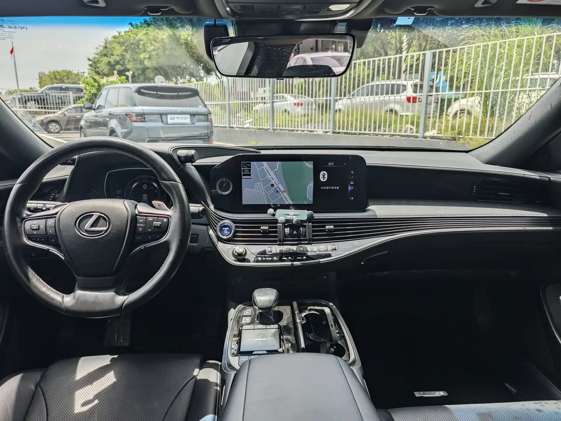 Фото 6 - Lexus LS