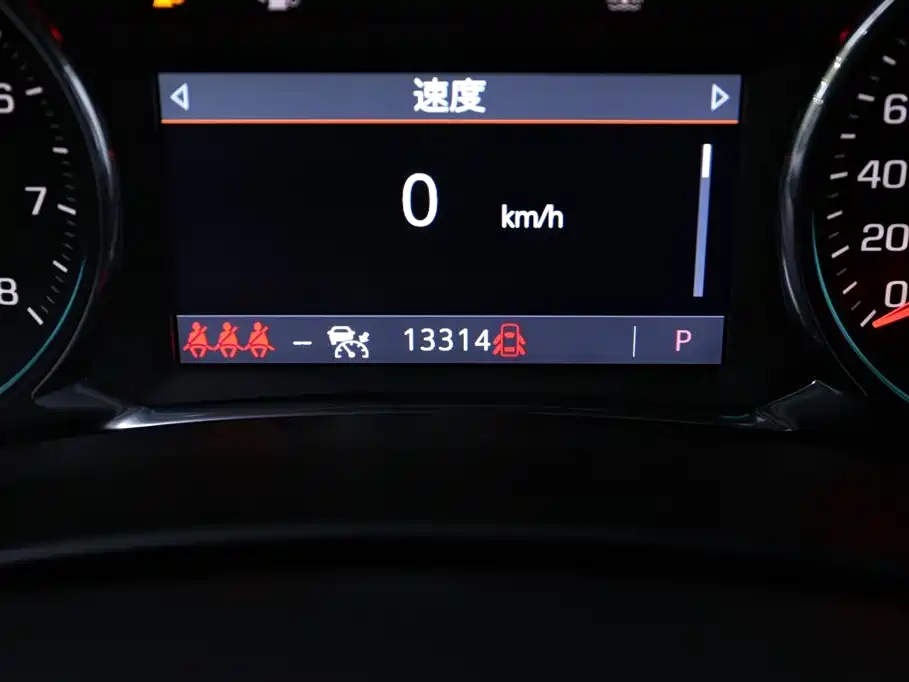Chevrolet Equinox 2022 Mild Hybrid 550T RS 4WD Intelligent Defense Edition фото 14