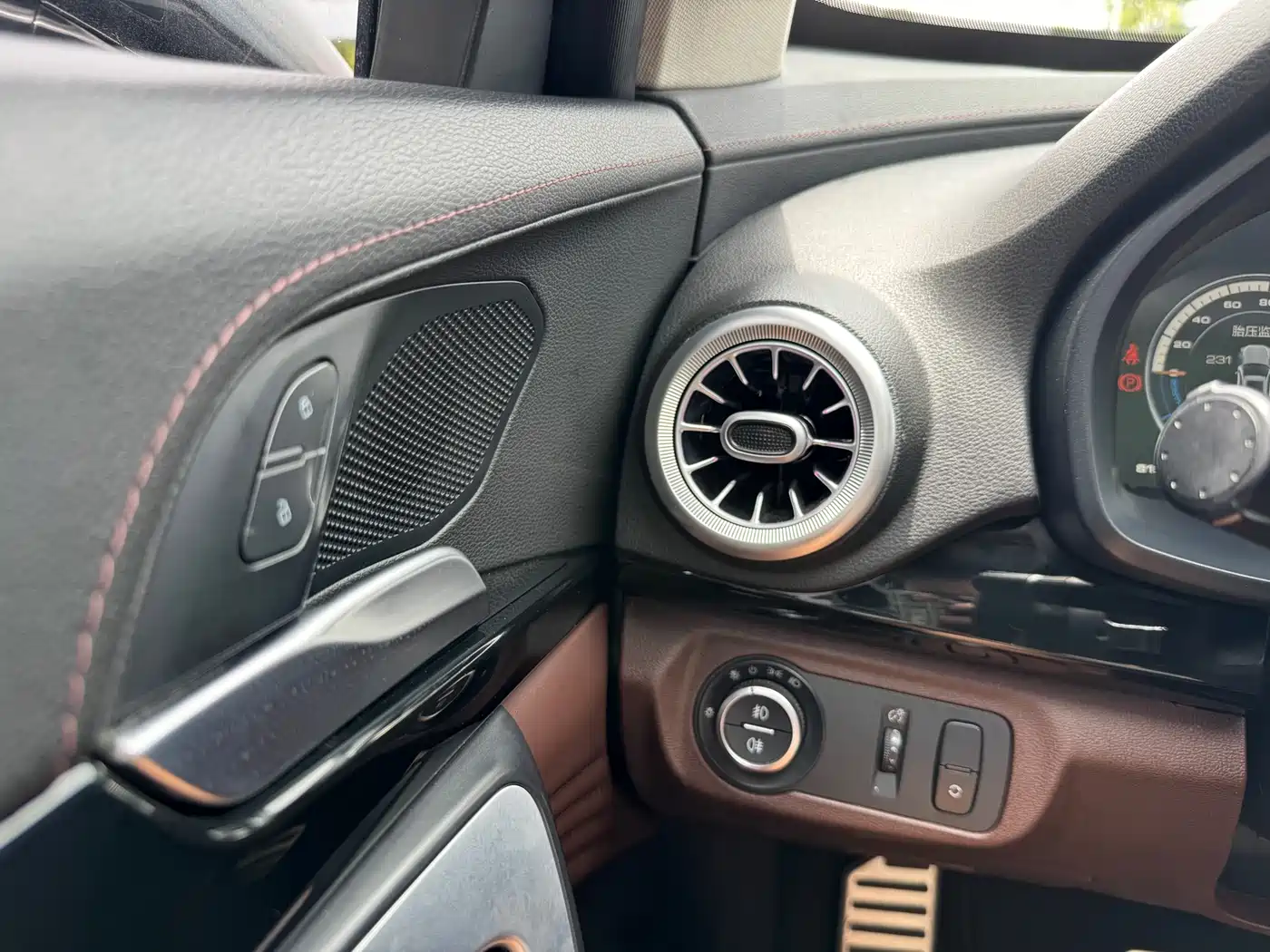 WEY P8 2018 2018 2.0T Flagship Model