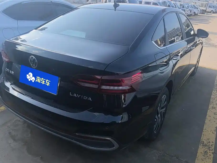 Volkswagen Lavida 2024 Model 1.5L Automatic Full Comfort Edition фото 3