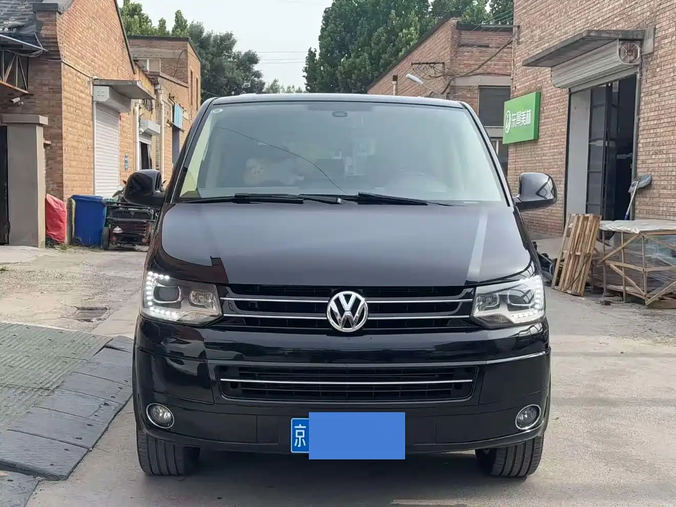 Volkswagen Multivan 2016 2015 2.0TSI AWD 65th Anniversary Limited Edition