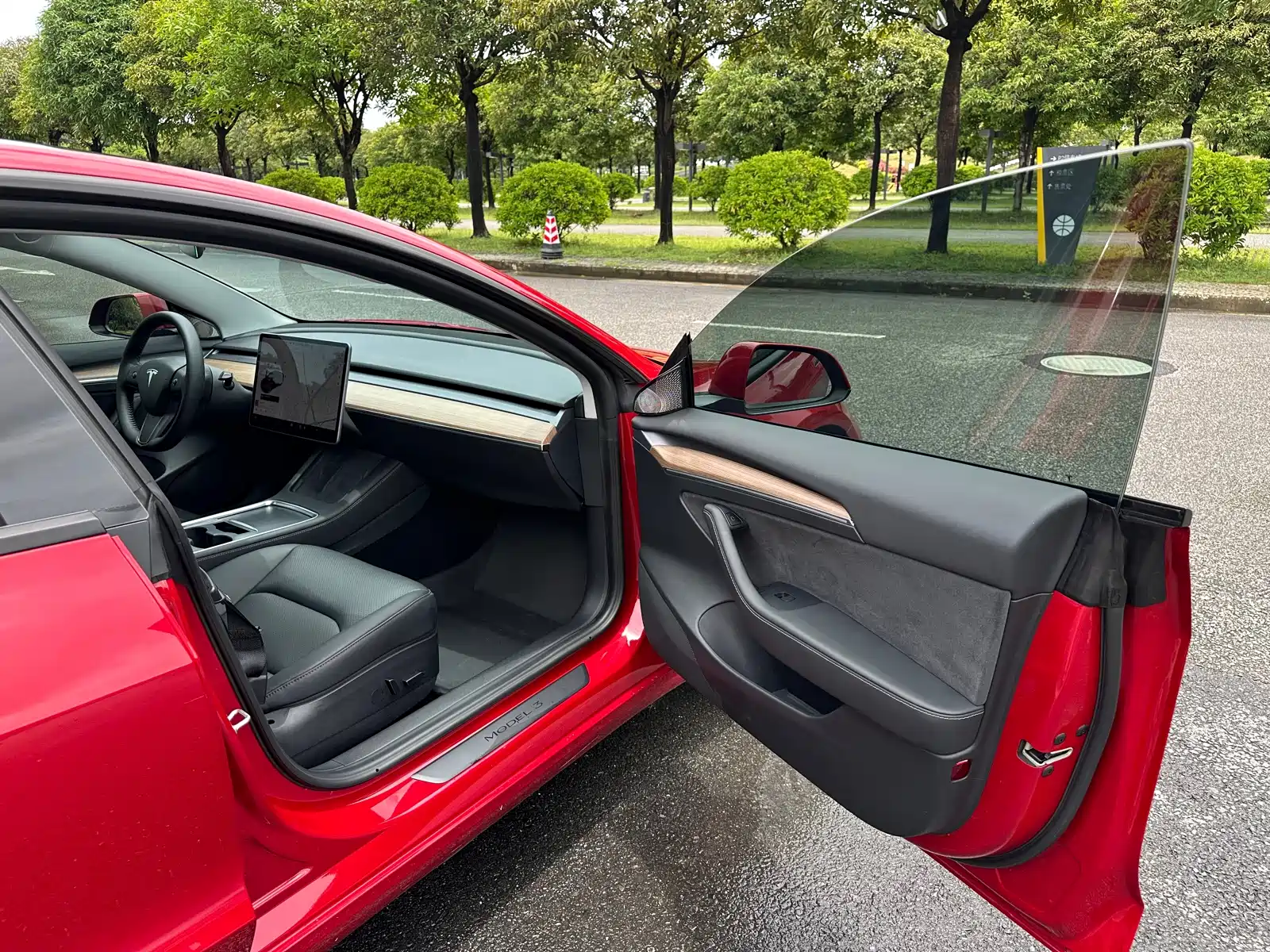 Фото 12 - Tesla Model 3