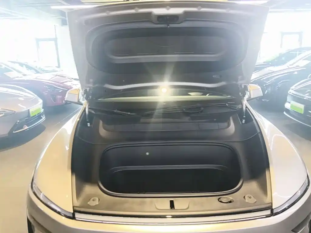 Tesla Model Y L 2025 2025 Facelift Long Range AWD