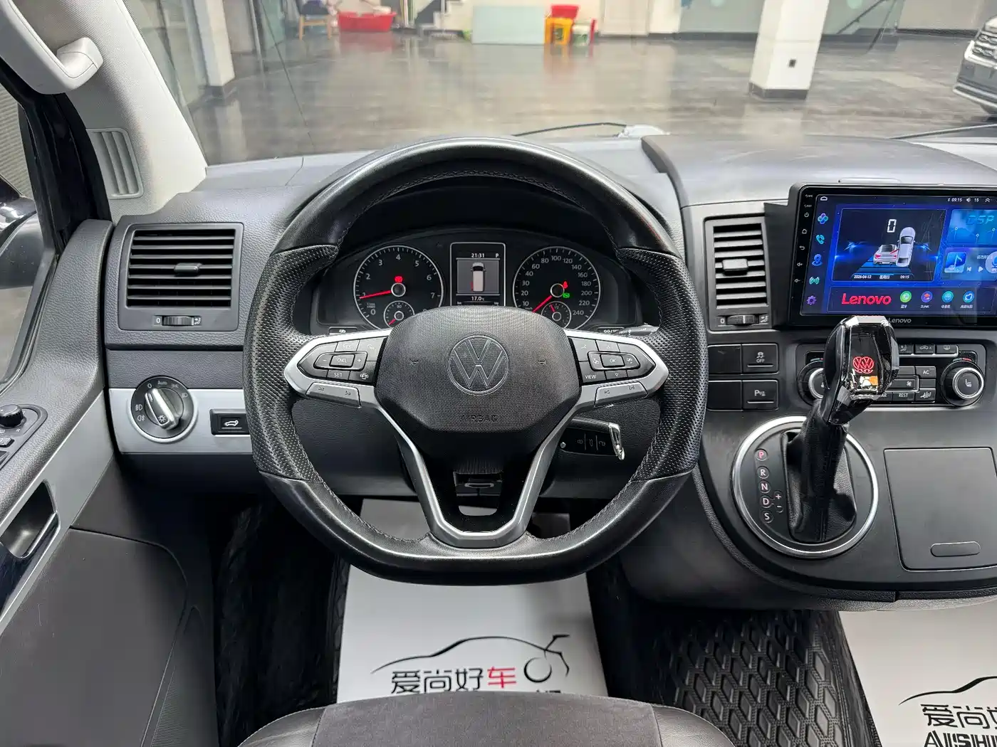 Volkswagen Multivan 2012 2.0TSI 2WD Business Edition фото 9