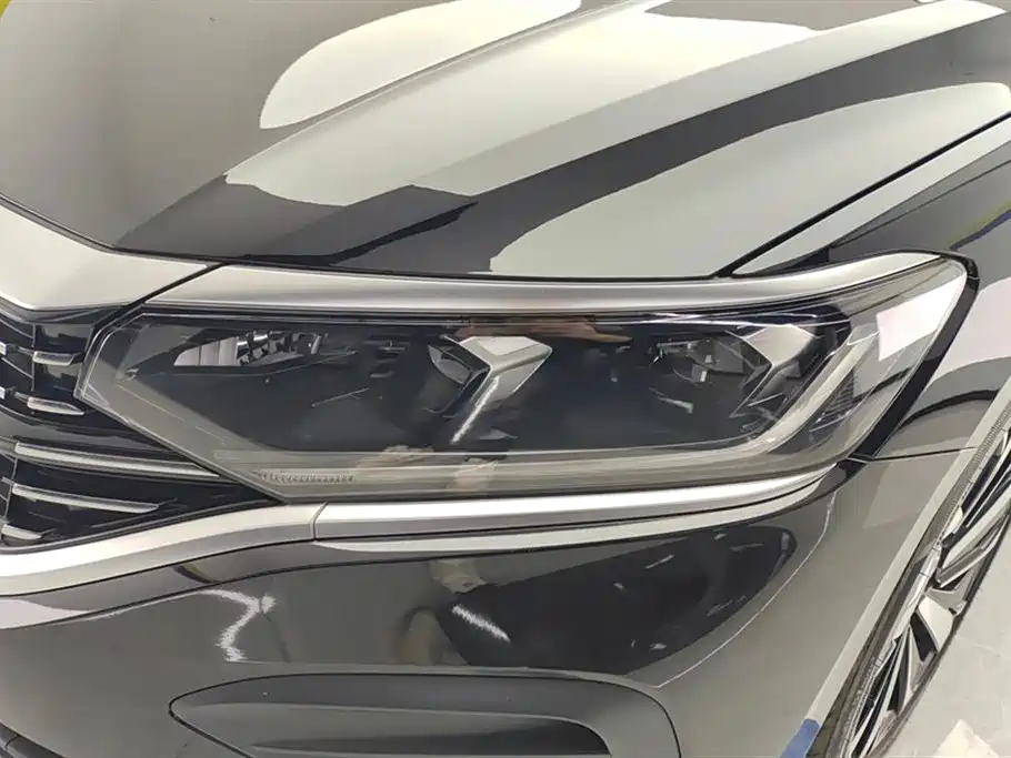 Volkswagen Passat 2025 Outstanding 330TSI Elite Edition фото 5