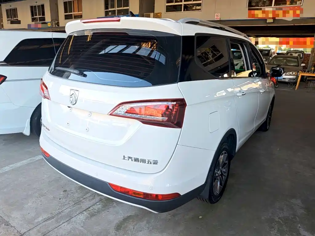 Baojun 730 2020 2019 1.5T CVT Flagship Edition 7-Seater China VI