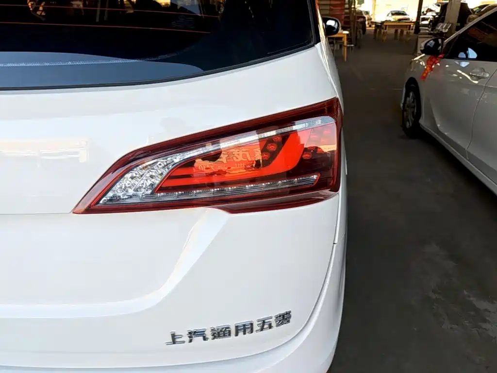 Baojun 730 2020 2019 1.5T CVT Flagship Edition 7-Seater China VI