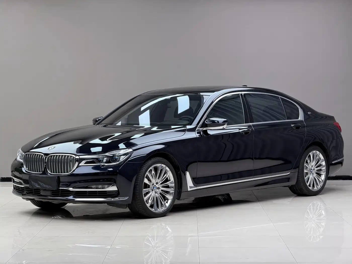 Фото 1 - BMW 7 Series