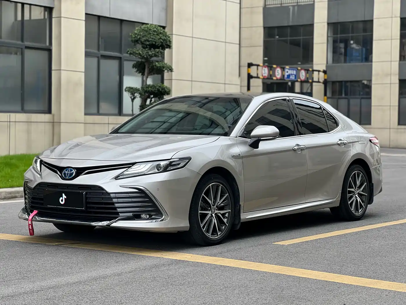 Toyota Camry 2023 Hybrid 2.5HG Luxury Edition