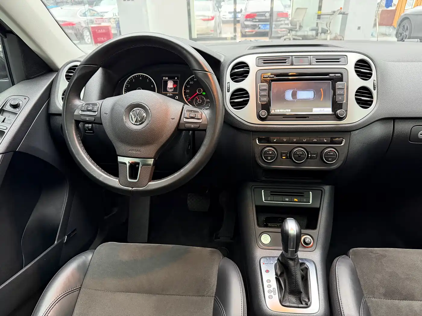 Volkswagen Tiguan 2015 2.0TSI Automatic 4WD Flagship фото 23