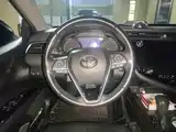 Фото 11 - Toyota Camry