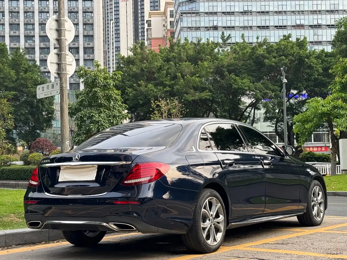 Mercedes-Benz E-Class 2020 E 300 L Sport Luxury Model фото 16