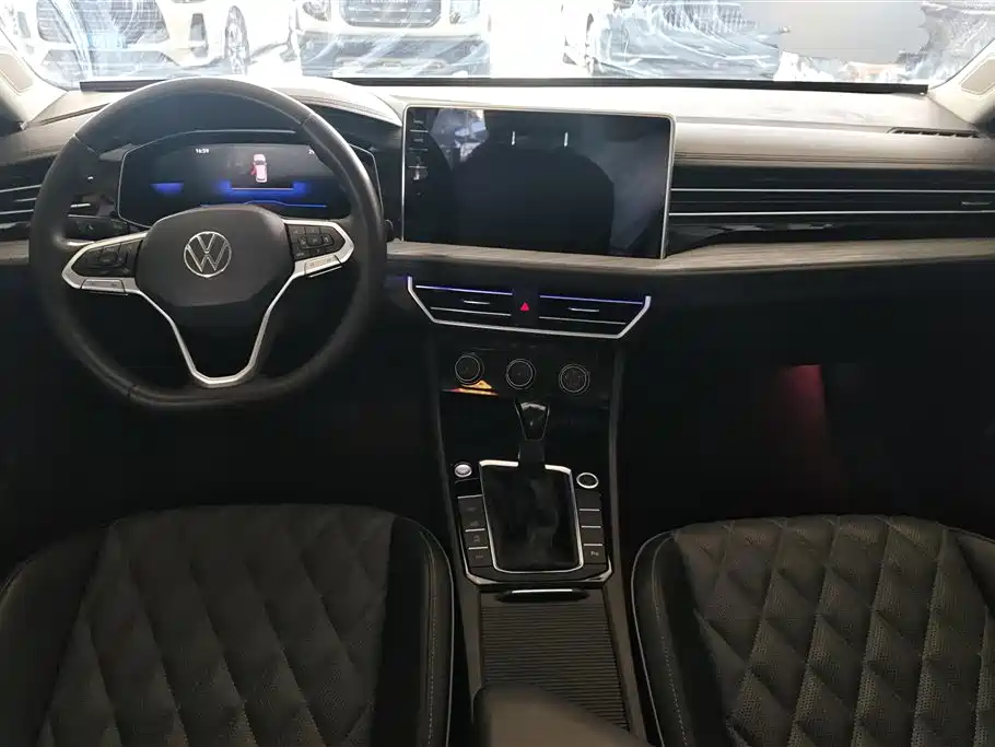 Volkswagen Sagitar 2023 300TSI DSG Surpassing Edition фото 12