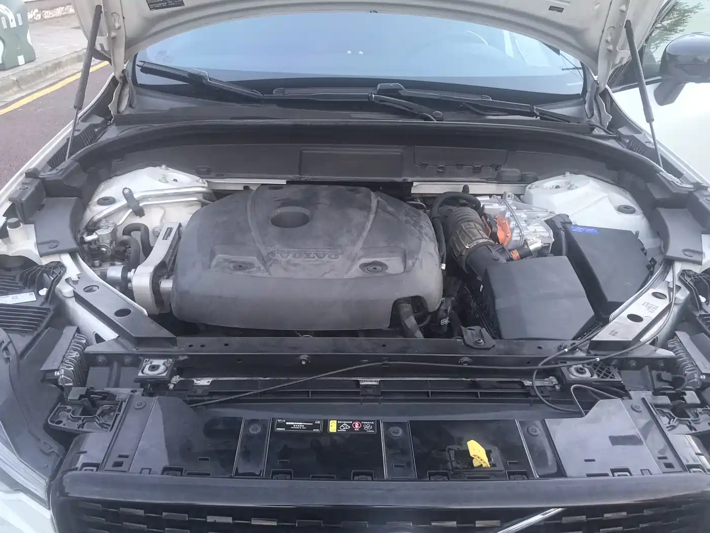صورة 25 - Volvo XC60 Plug-in Hybrid