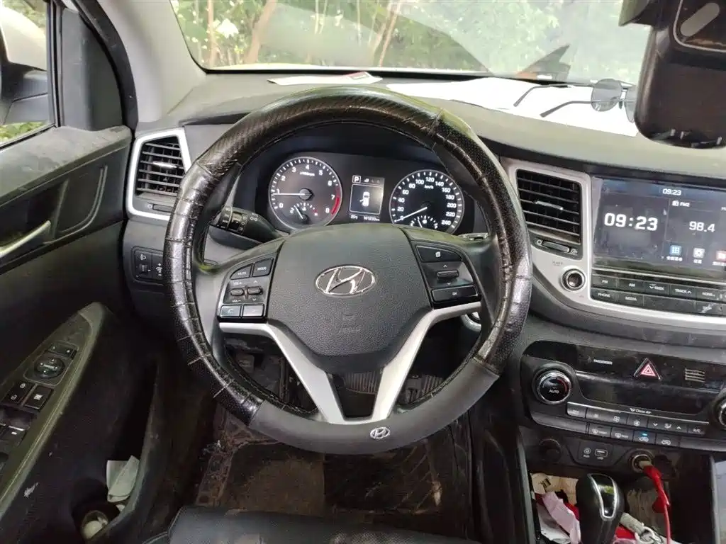 Hyundai Tucson 2015 1.6T Dual Clutch 2WD Smart фото 3