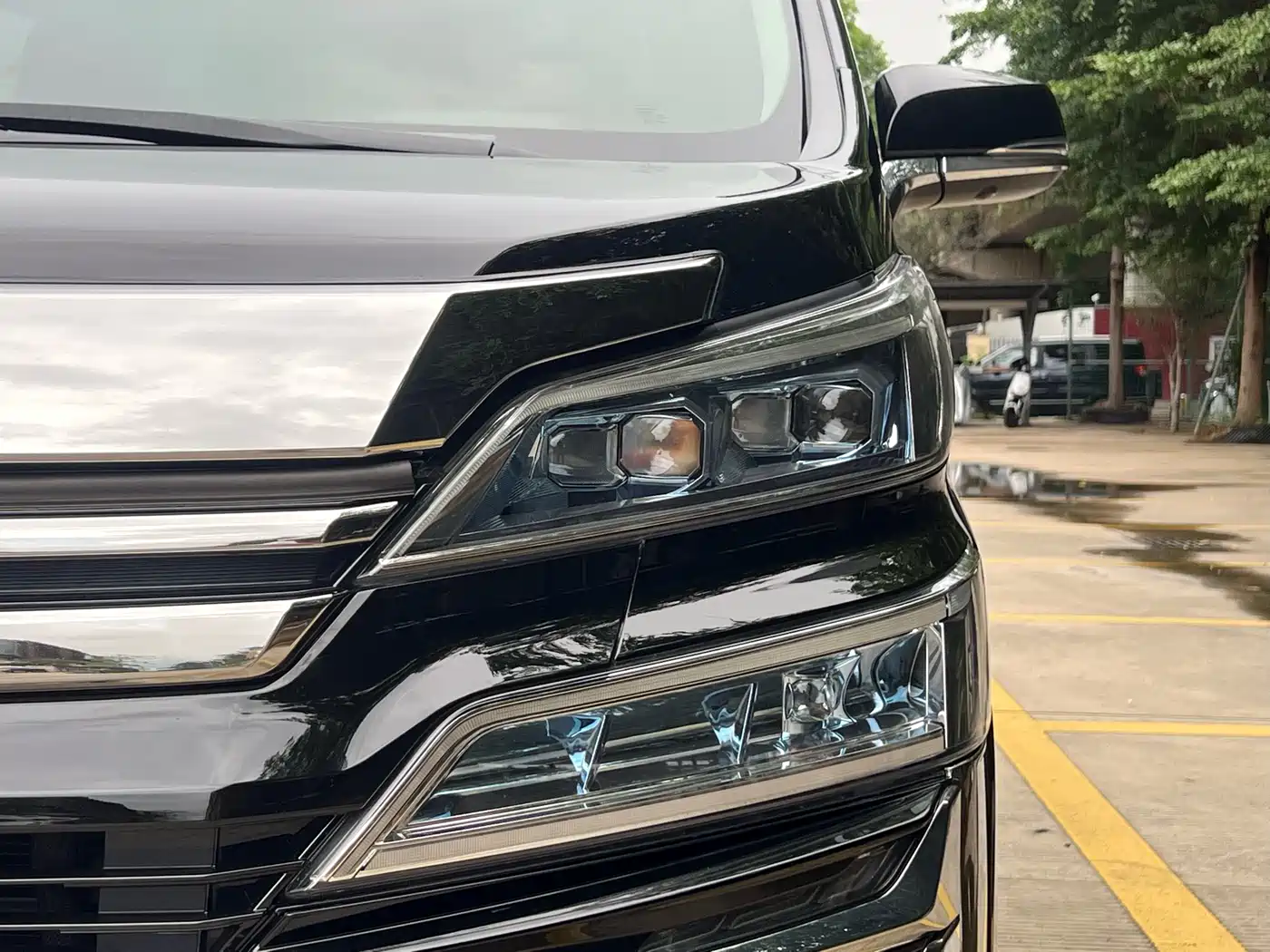 Toyota Vellfire 2019 Hybrid 2.5L HV Luxury Edition фото 16