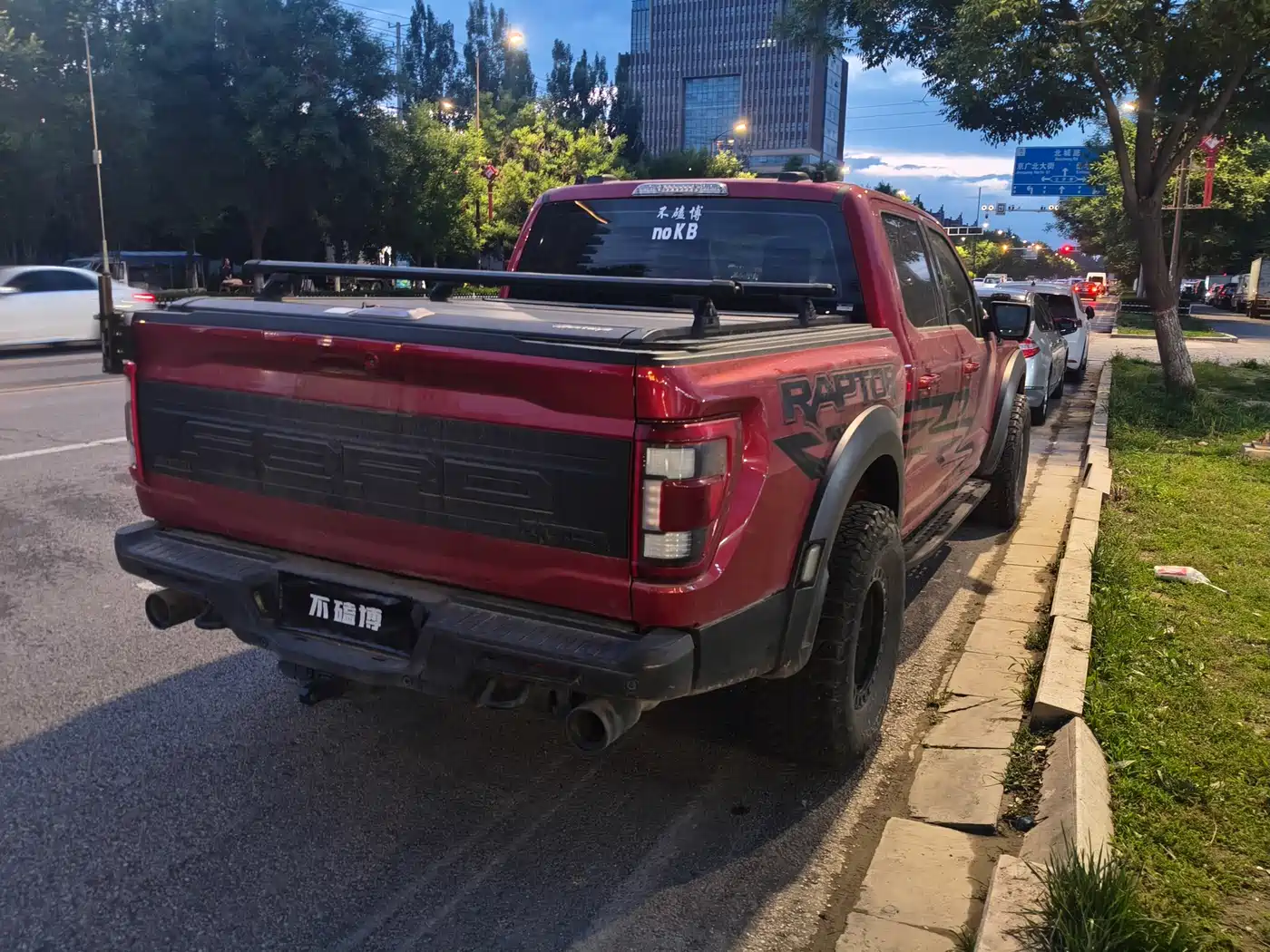 FORD F-150 RAPTOR