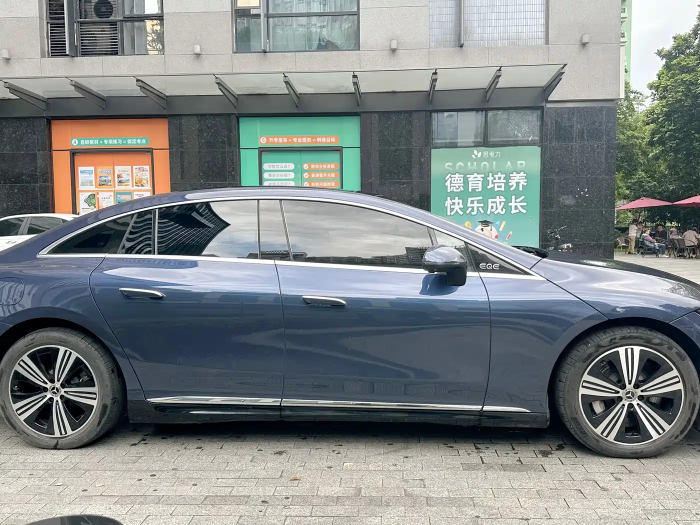 Mercedes-Benz EQE 2022 350 Luxury Edition фото 4
