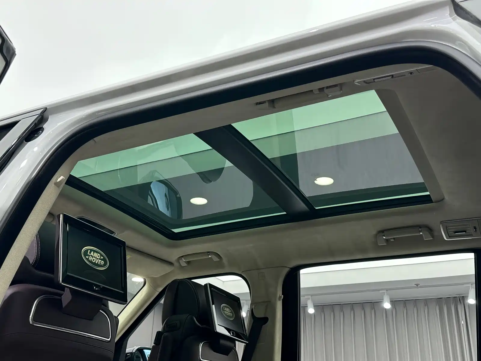 Фото 23 - Land Rover Range Rover