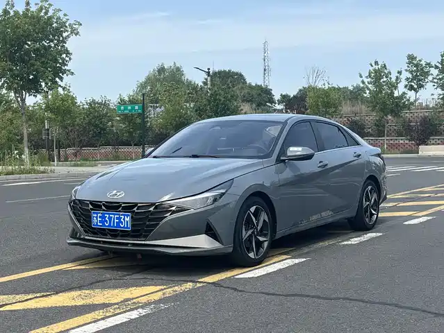 Hyundai Elantra 1.5L CVT LUX, Премиум