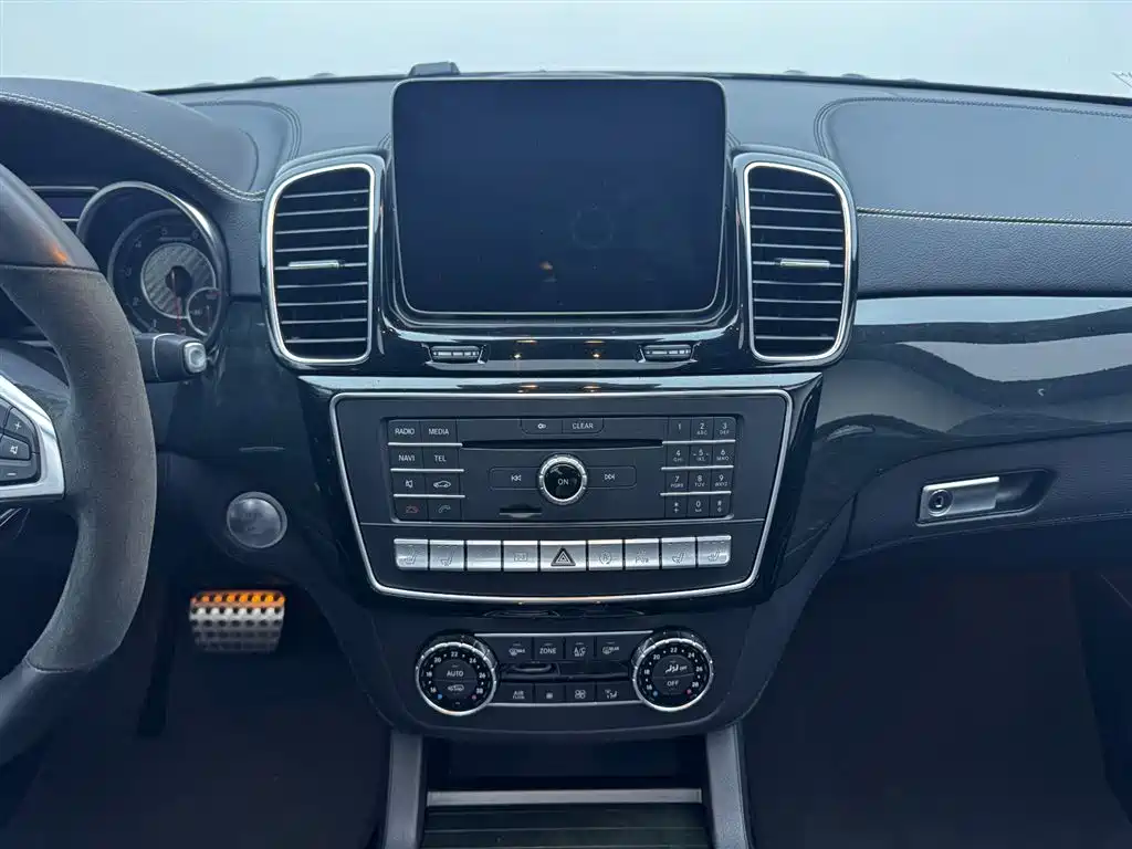 Mercedes-Benz GLS AMG 2017 AMG GLS 63 4MATIC фото 13